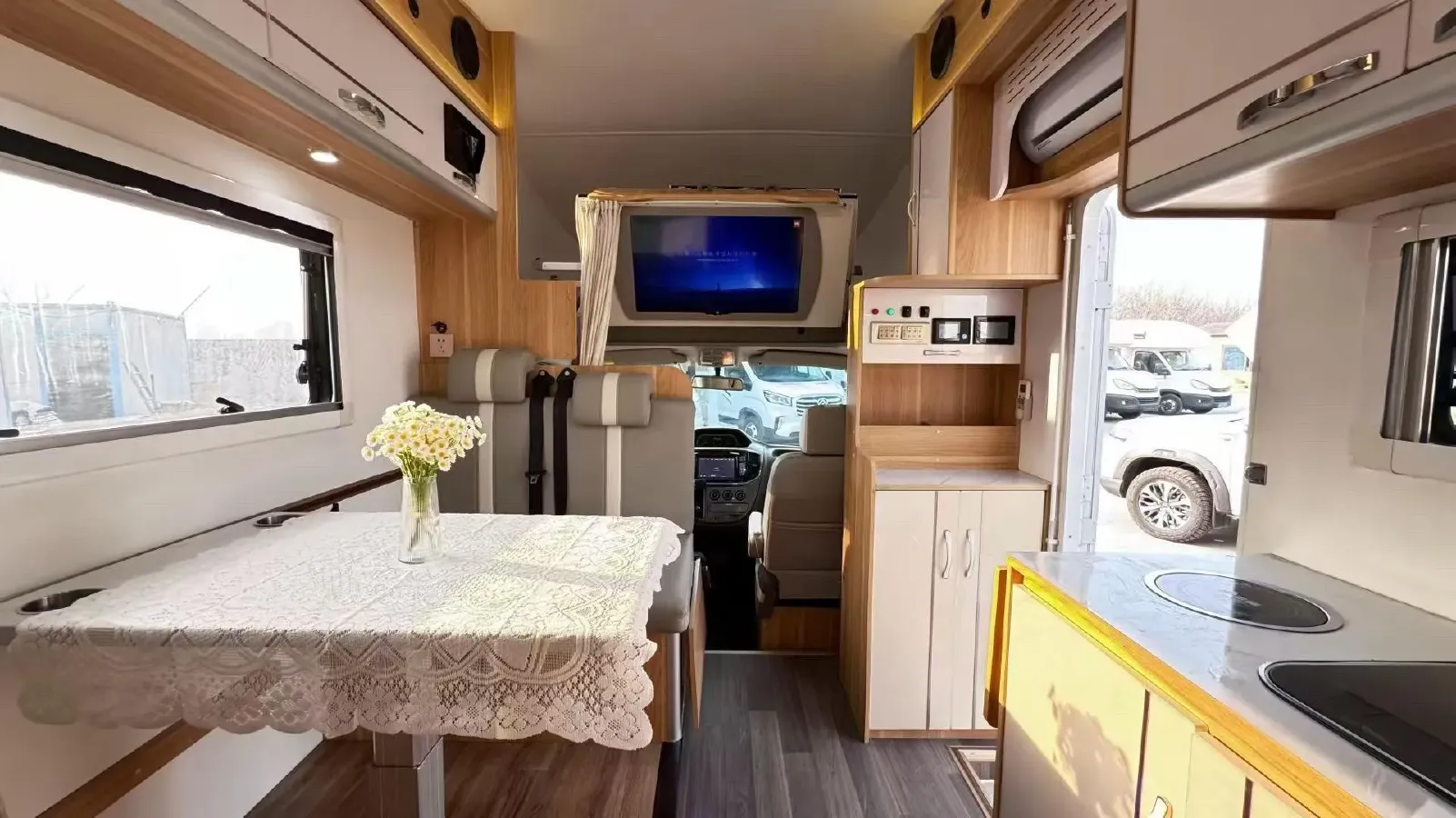 2021 MAXUS V80 RV 2.0T 139HP L4 6AMT,autocango,china used car exporter,china ev exporter,chinese used car exporter,chinese used ev exporter