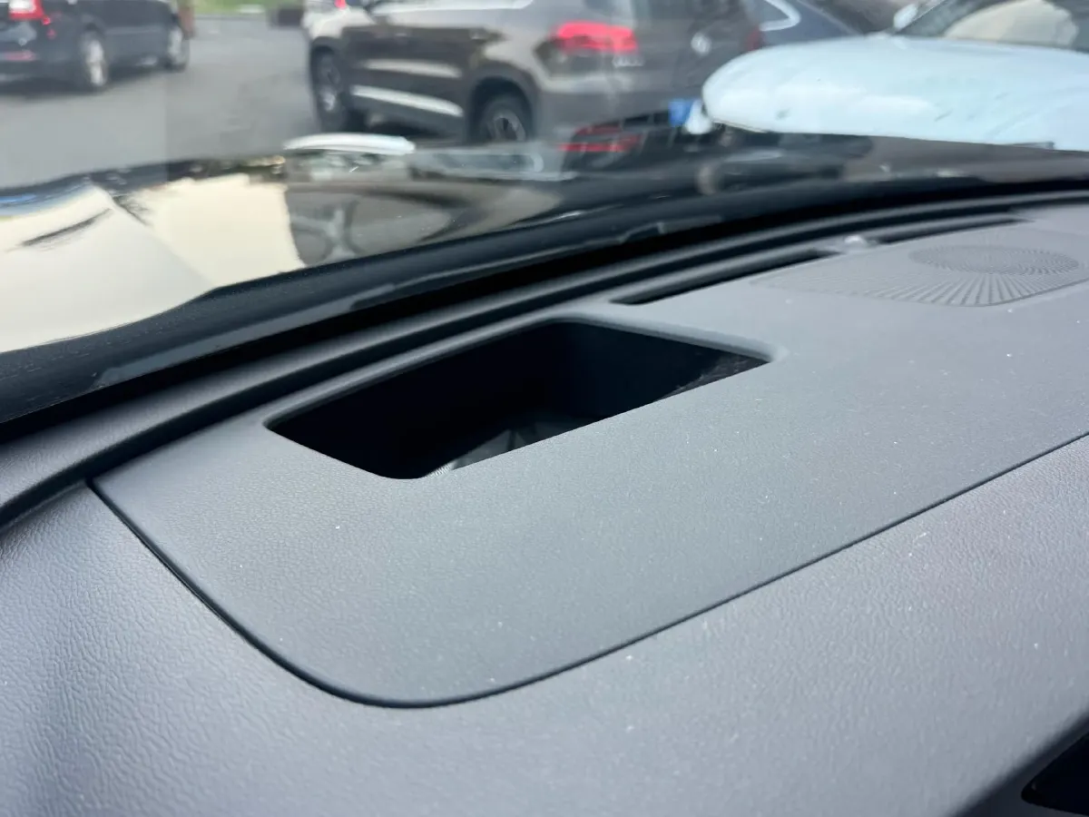 2025 HongQi HS5 2.0T 252HP L4 8AT,autocango,china used car exporter,china ev exporter,chinese used car exporter,chinese used ev exporter