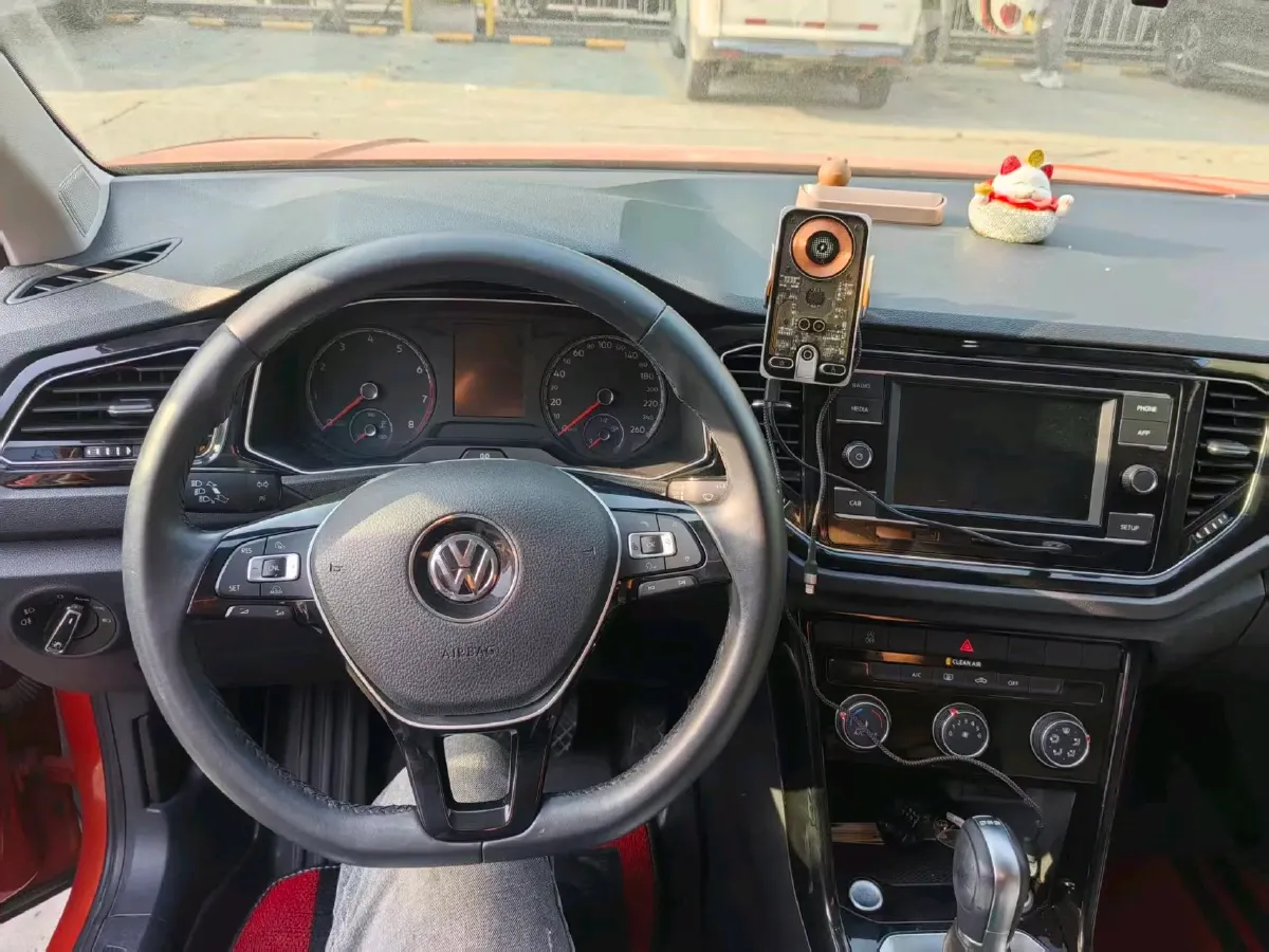 2019 Volkswagen T-Roc 1.4T 150HP L4 7DCT,autocango,china used car exporter,china ev exporter,chinese used car exporter,chinese used ev exporter