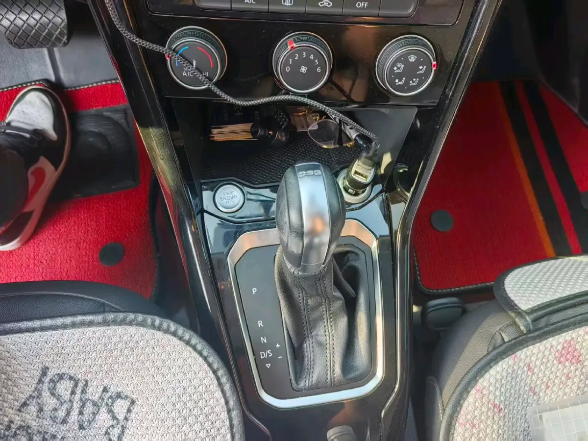 2019 Volkswagen T-Roc 1.4T 150HP L4 7DCT,autocango,china used car exporter,china ev exporter,chinese used car exporter,chinese used ev exporter