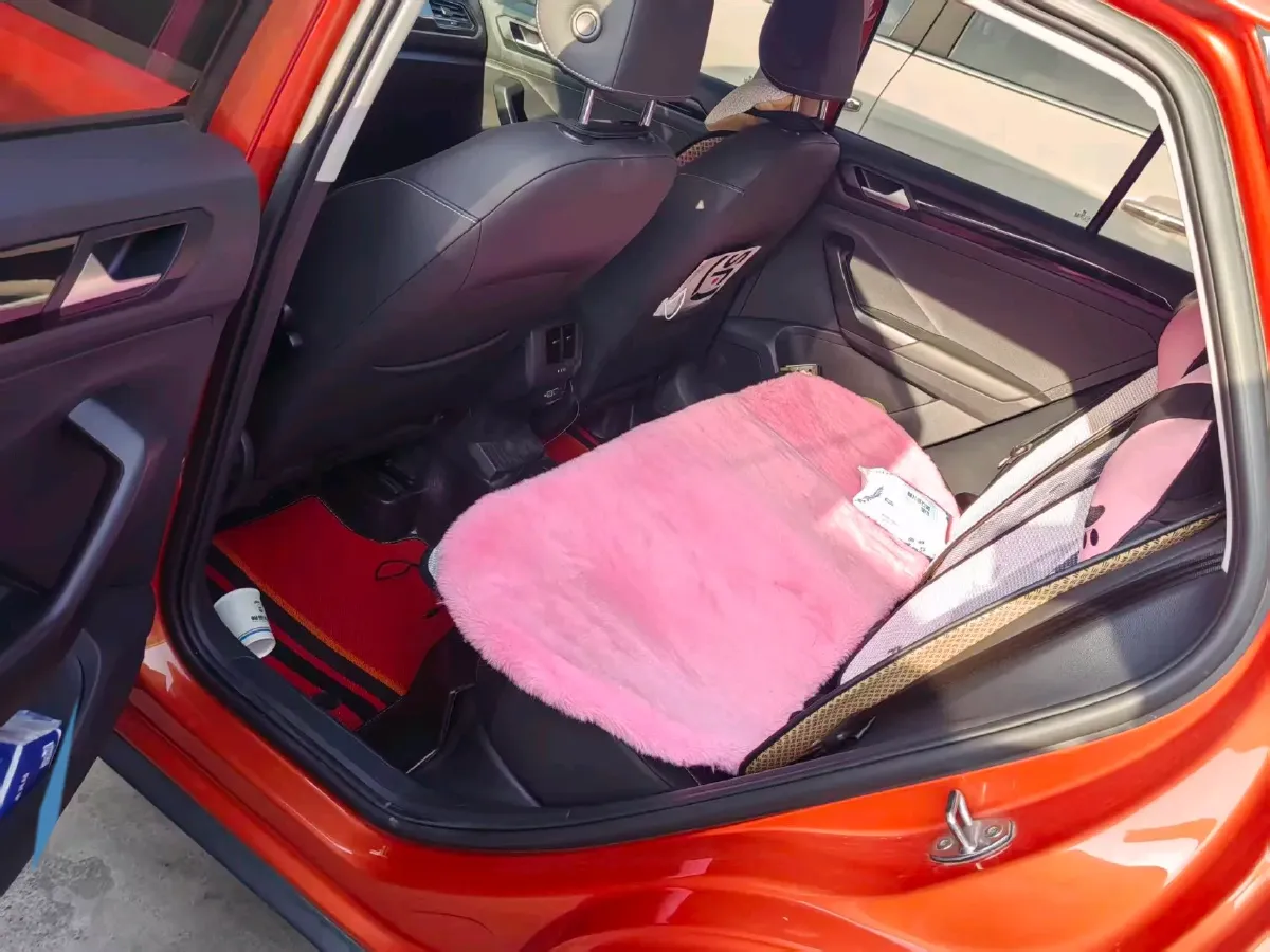 2019 Volkswagen T-Roc 1.4T 150HP L4 7DCT,autocango,china used car exporter,china ev exporter,chinese used car exporter,chinese used ev exporter