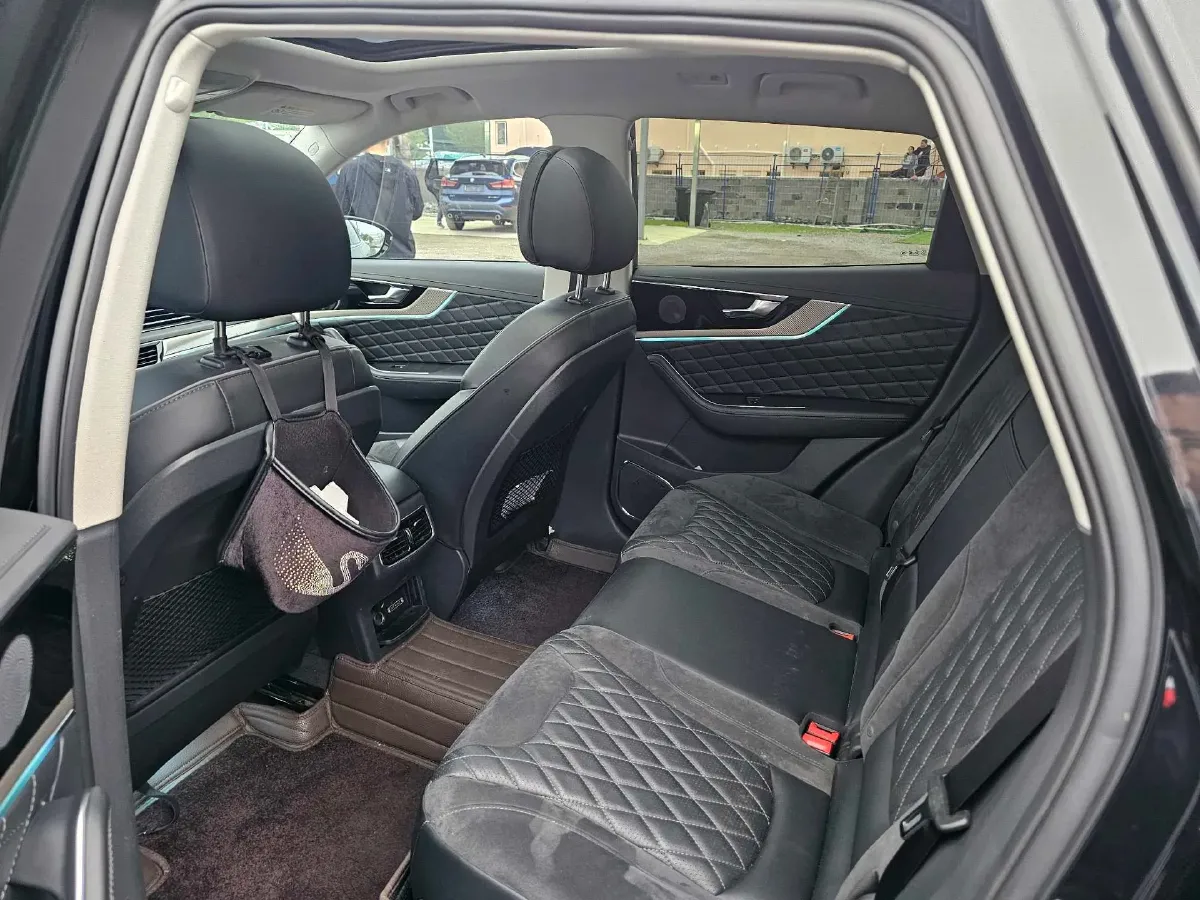 2019 HongQi HS5 2.0T 224HP L4 6AT,autocango,china used car exporter,china ev exporter,chinese used car exporter,chinese used ev exporter