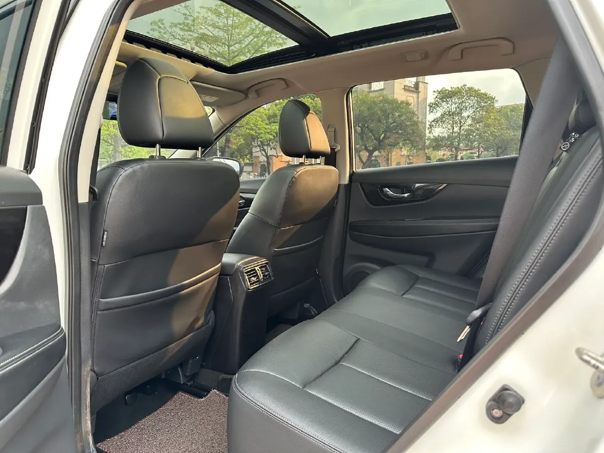 2020 Nissan X-Trail 2.0L 154HP L4 CVT,autocango,china used car exporter,china ev exporter,chinese used car exporter,chinese used ev exporter