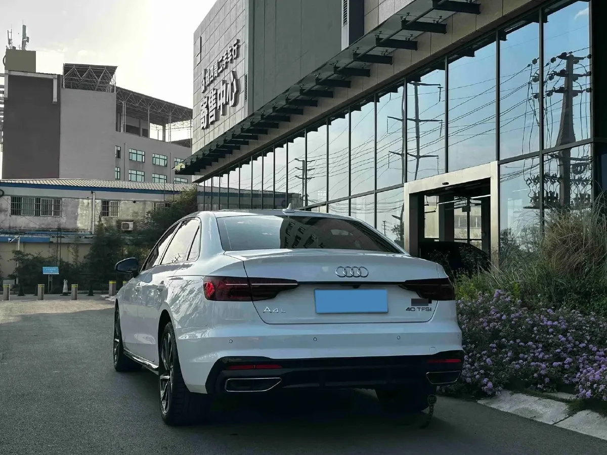 2023 Audi A4L 2.0T 190HP L4 7DCT,autocango,china used car exporter,china ev exporter,chinese used car exporter,chinese used ev exporter