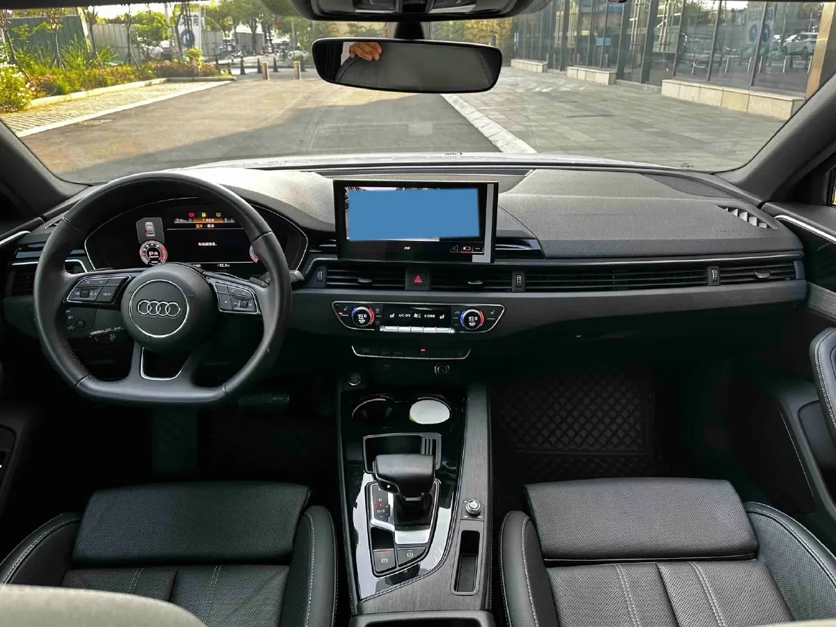 2023 Audi A4L 2.0T 190HP L4 7DCT,autocango,china used car exporter,china ev exporter,chinese used car exporter,chinese used ev exporter