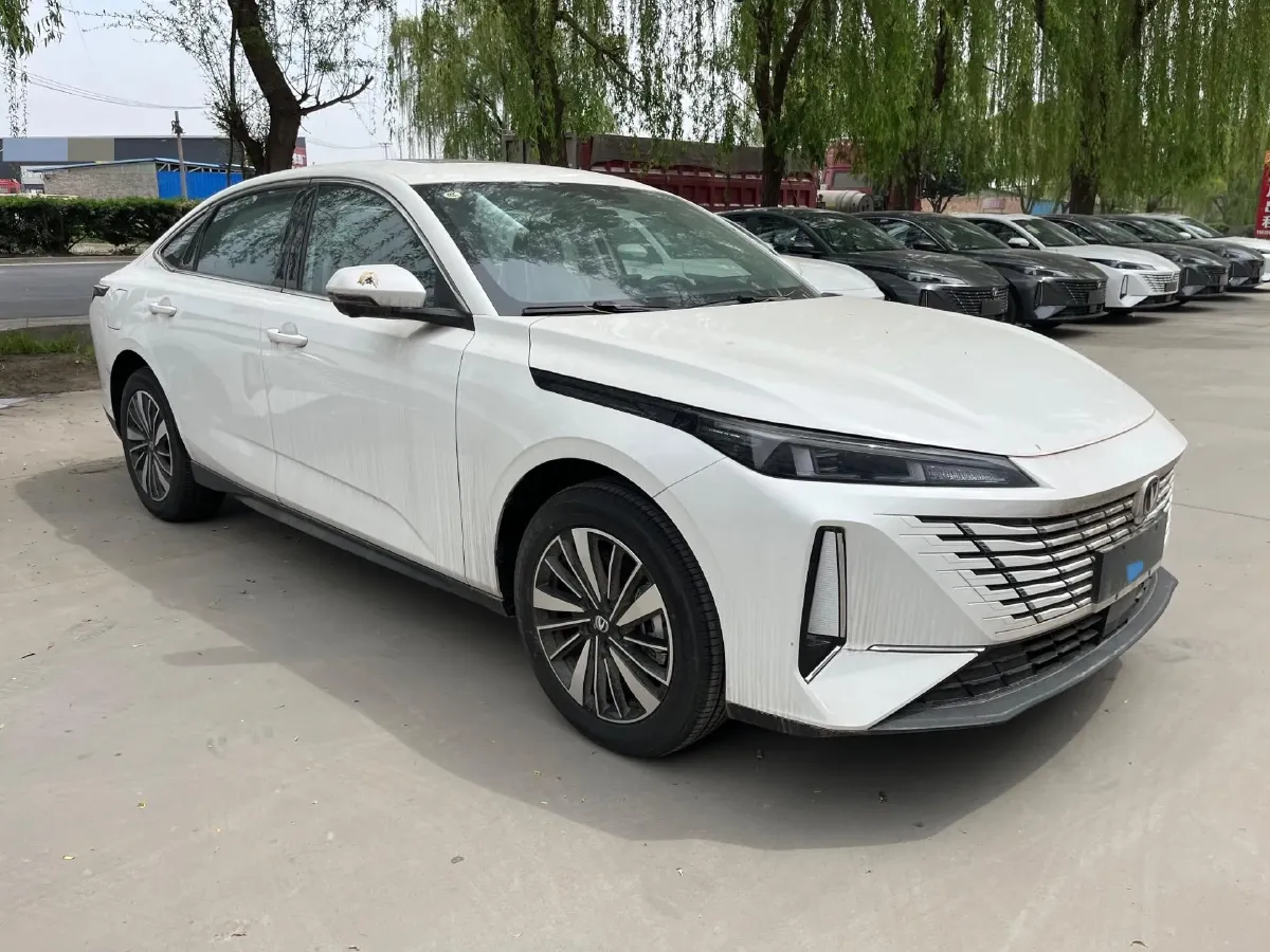 2025 ChangAn EadoPHEV 1.5L 98HP L4 E-CVT PHEV,autocango,china used car exporter,china ev exporter,chinese used car exporter,chinese used ev exporter