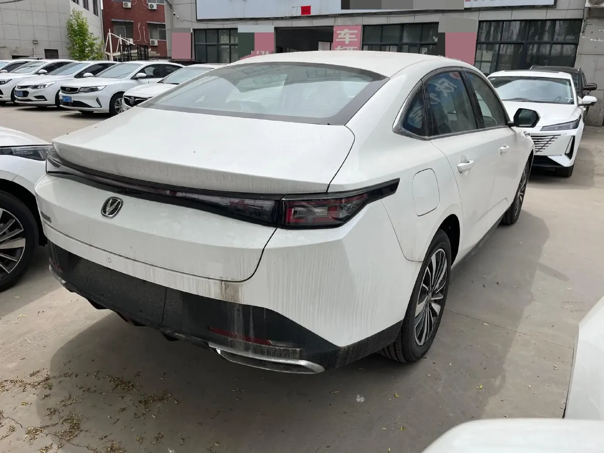 2025 ChangAn EadoPHEV 1.5L 98HP L4 E-CVT PHEV,autocango,china used car exporter,china ev exporter,chinese used car exporter,chinese used ev exporter