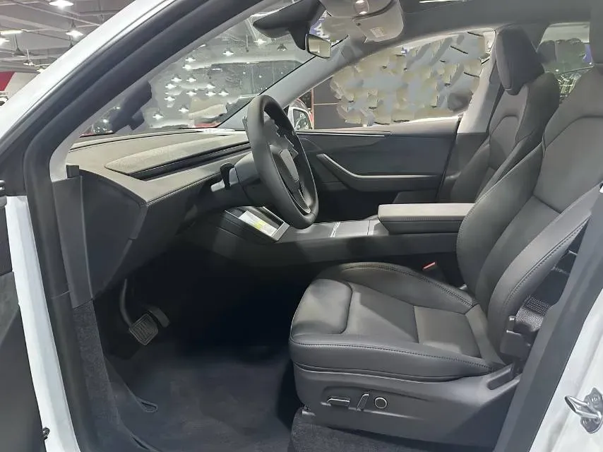 2025 Tesla Model Y BEV 78.4KWH,autocango,china used car exporter,china ev exporter,chinese used car exporter,chinese used ev exporter