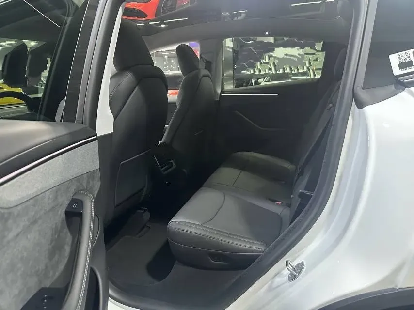 2025 Tesla Model Y BEV 78.4KWH,autocango,china used car exporter,china ev exporter,chinese used car exporter,chinese used ev exporter