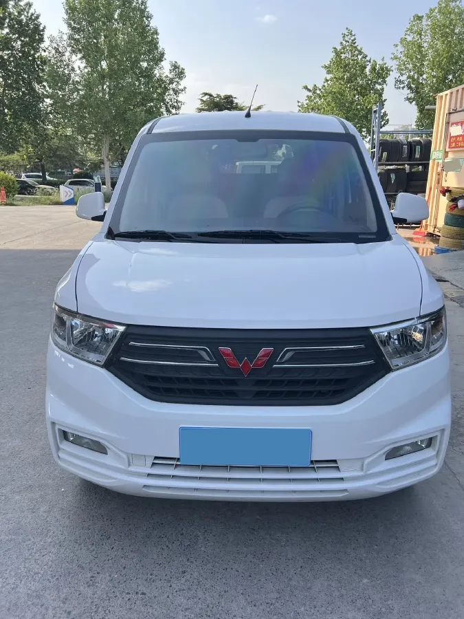 2021 WuLing HongGuang V 1.5L 99HP L4 6MT,autocango,china used car exporter,china ev exporter,chinese used car exporter,chinese used ev exporter