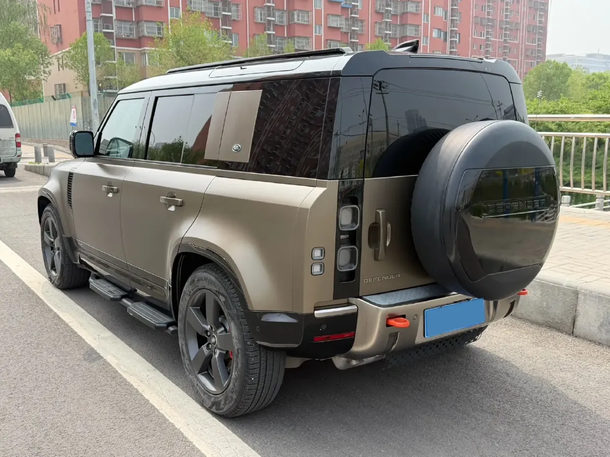2023 Land Rover Defender 3.0T 400HP L6 8AT,autocango,china used car exporter,china ev exporter,chinese used car exporter,chinese used ev exporter