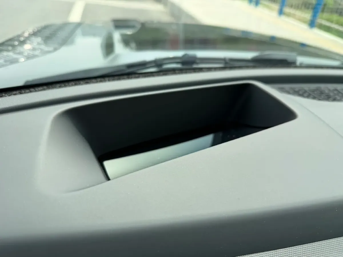 2023 Land Rover Defender 3.0T 400HP L6 8AT,autocango,china used car exporter,china ev exporter,chinese used car exporter,chinese used ev exporter