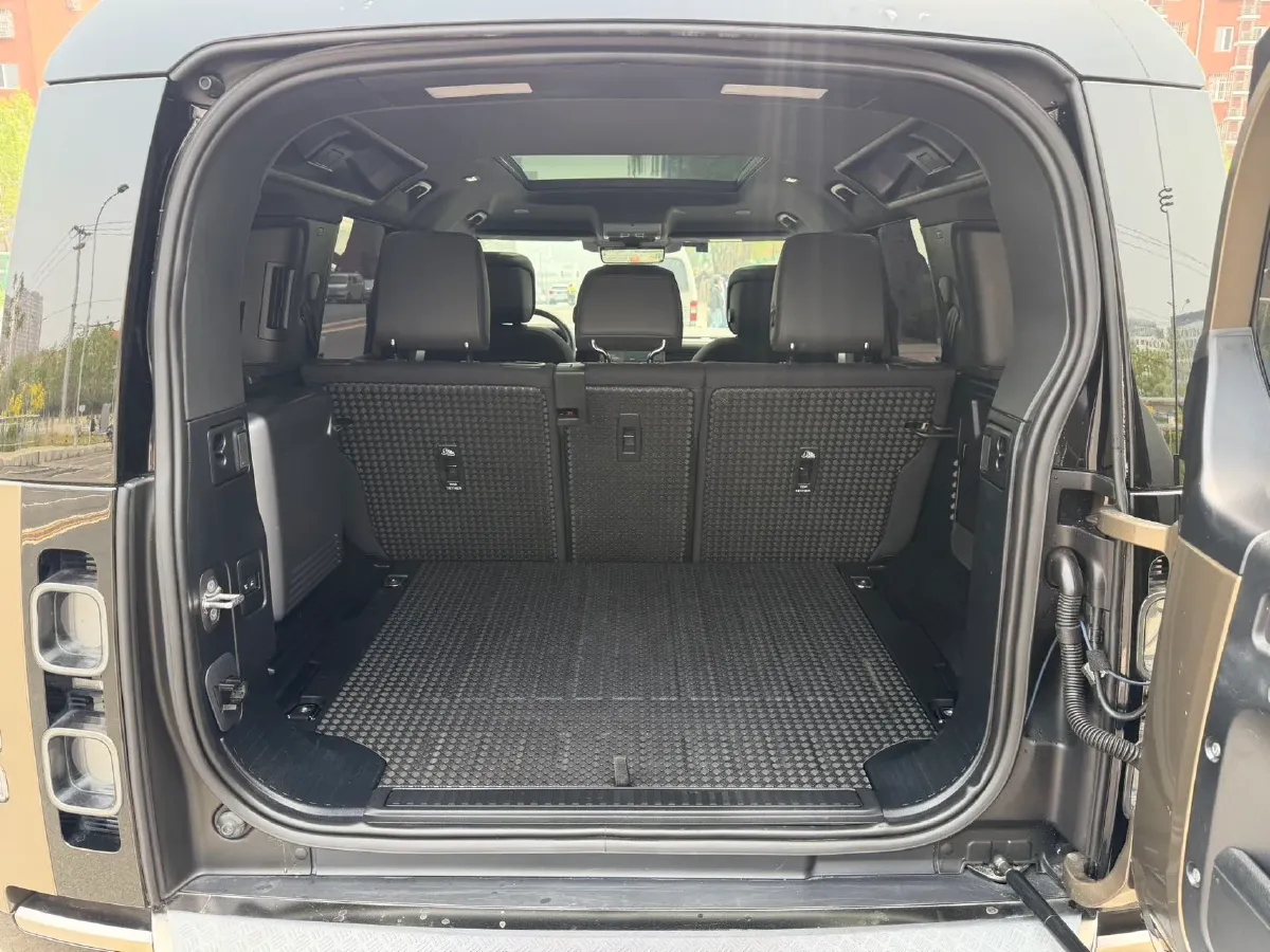 2023 Land Rover Defender 3.0T 400HP L6 8AT,autocango,china used car exporter,china ev exporter,chinese used car exporter,chinese used ev exporter