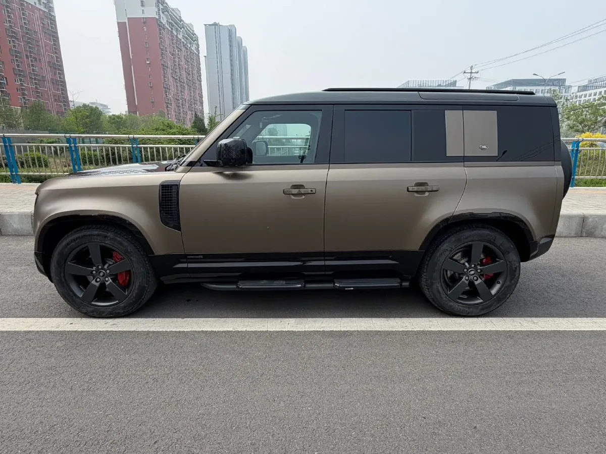 2023 Land Rover Defender 3.0T 400HP L6 8AT,autocango,china used car exporter,china ev exporter,chinese used car exporter,chinese used ev exporter