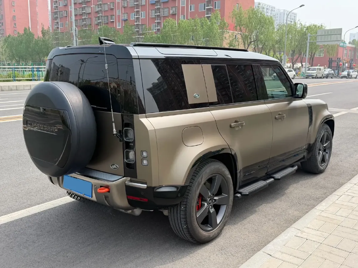 2023 Land Rover Defender 3.0T 400HP L6 8AT,autocango,china used car exporter,china ev exporter,chinese used car exporter,chinese used ev exporter