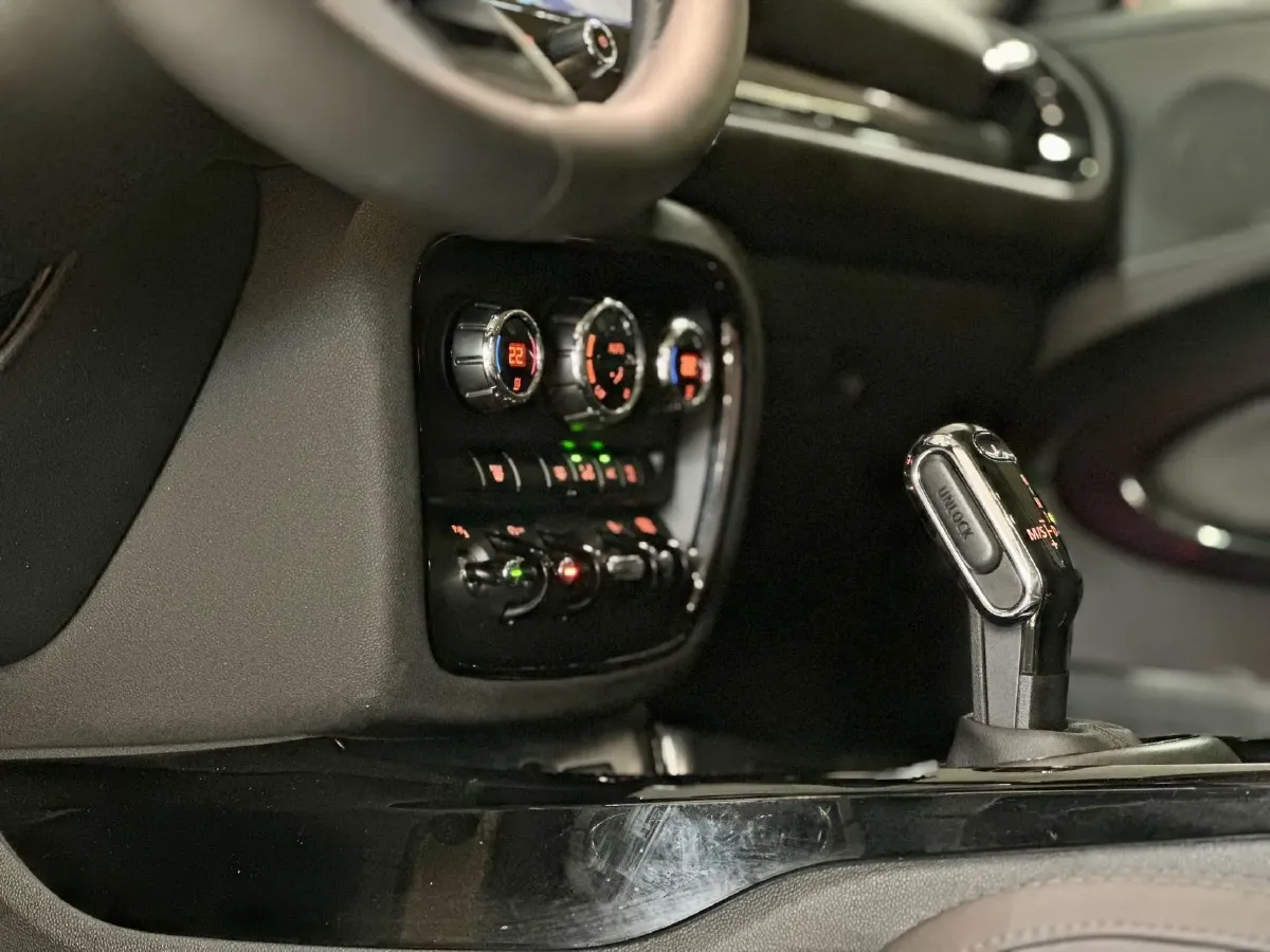 2022 MINI CLUBMAN 1.5T 136HP L3 7DCT,autocango,china used car exporter,china ev exporter,chinese used car exporter,chinese used ev exporter