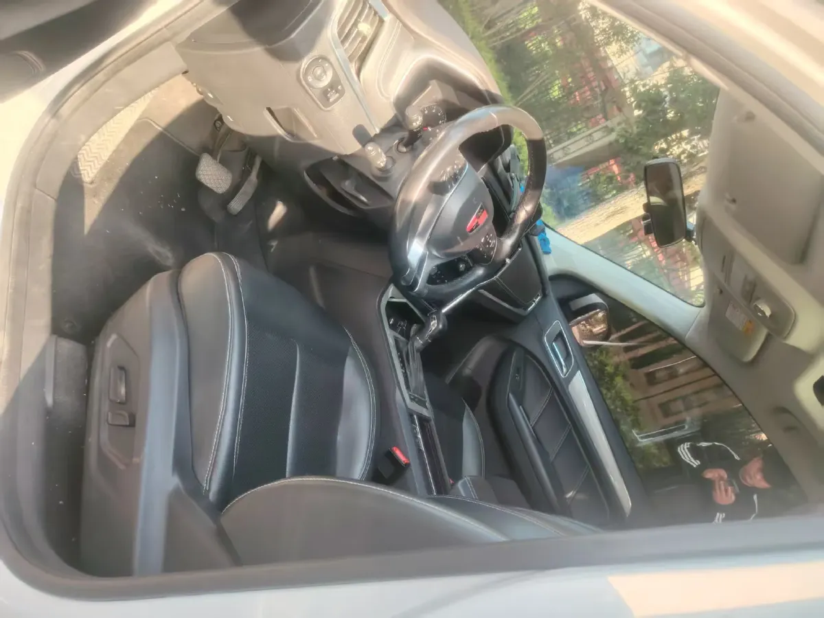 2017 Roewe RX5 1.5T 169HP L4 7DCT,autocango,china used car exporter,china ev exporter,chinese used car exporter,chinese used ev exporter