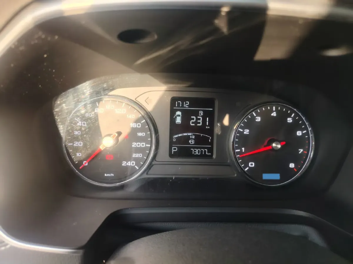 2017 Roewe RX5 1.5T 169HP L4 7DCT,autocango,china used car exporter,china ev exporter,chinese used car exporter,chinese used ev exporter