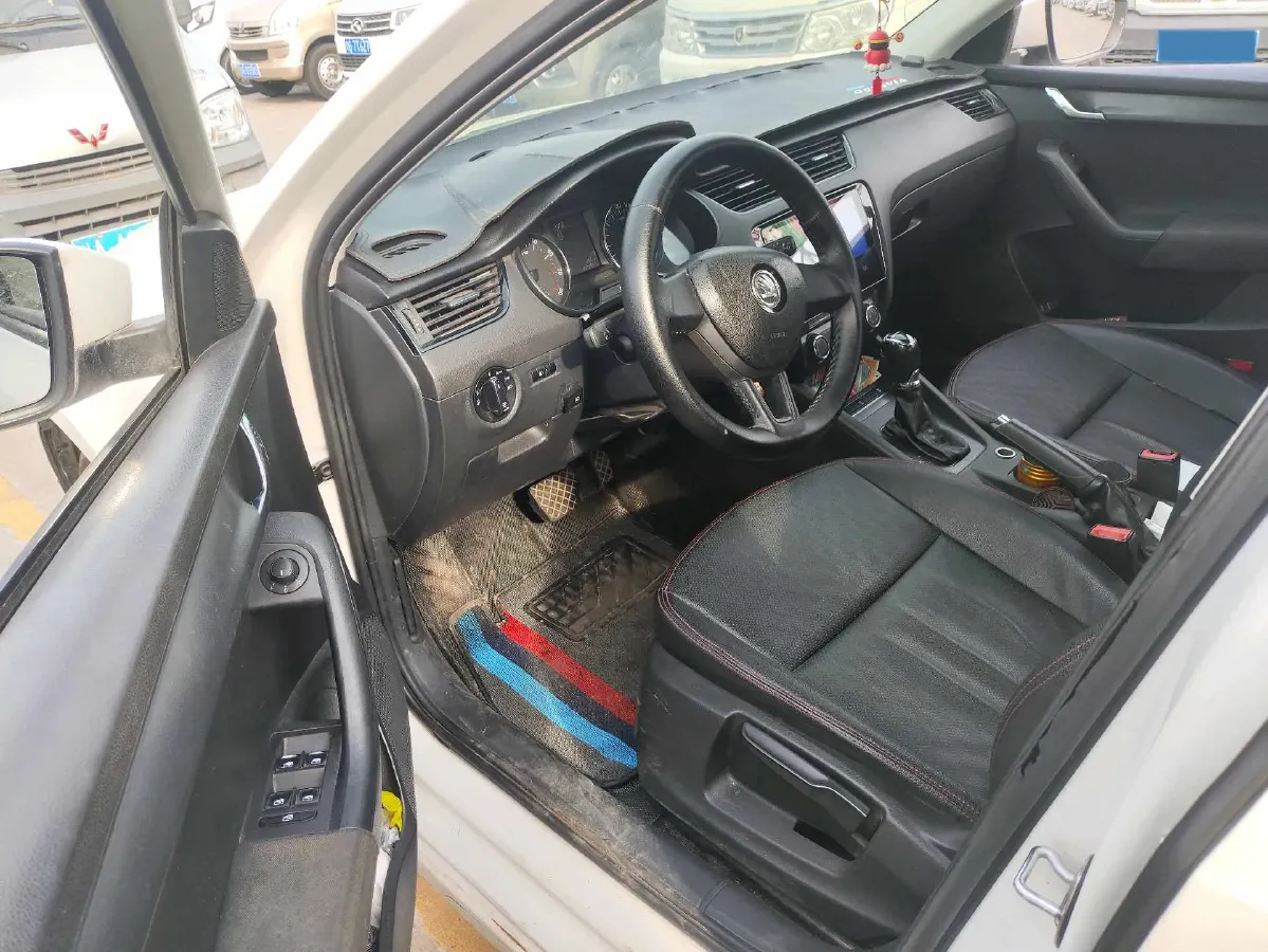 2017 Skoda Octavia 1.6L 110HP L4 6AT,autocango,china used car exporter,china ev exporter,chinese used car exporter,chinese used ev exporter