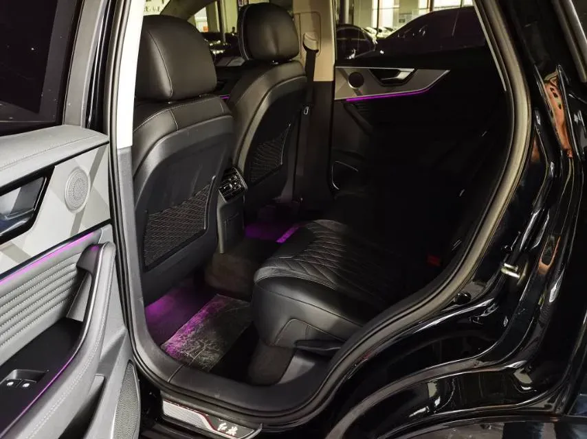 2023 HongQi HS5 2.0T 252HP L4 8AT,autocango,china used car exporter,china ev exporter,chinese used car exporter,chinese used ev exporter