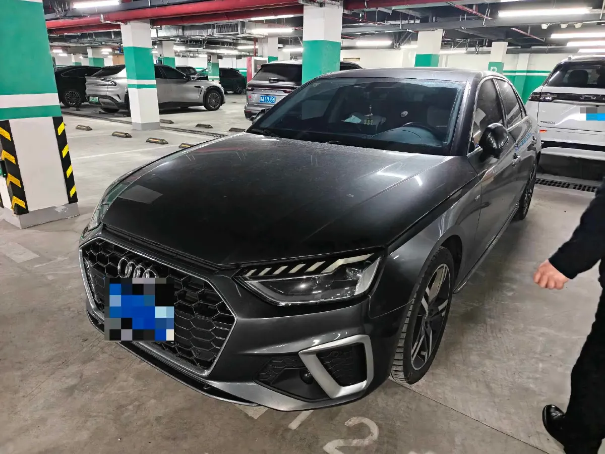 2020 Audi A4L 2.0T 190HP L4 7DCT,autocango,china used car exporter,china ev exporter,chinese used car exporter,chinese used ev exporter