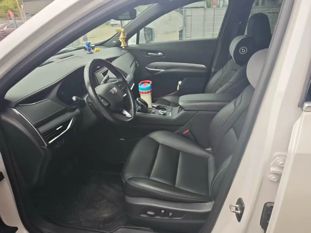 2021 Cadillac XT4 2.0T 237HP L4 9AT,autocango,china used car exporter,china ev exporter,chinese used car exporter,chinese used ev exporter