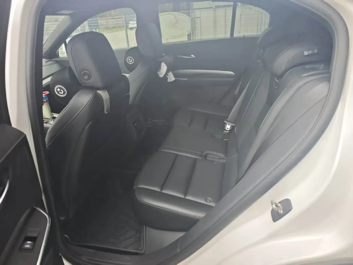 2021 Cadillac XT4 2.0T 237HP L4 9AT,autocango,china used car exporter,china ev exporter,chinese used car exporter,chinese used ev exporter