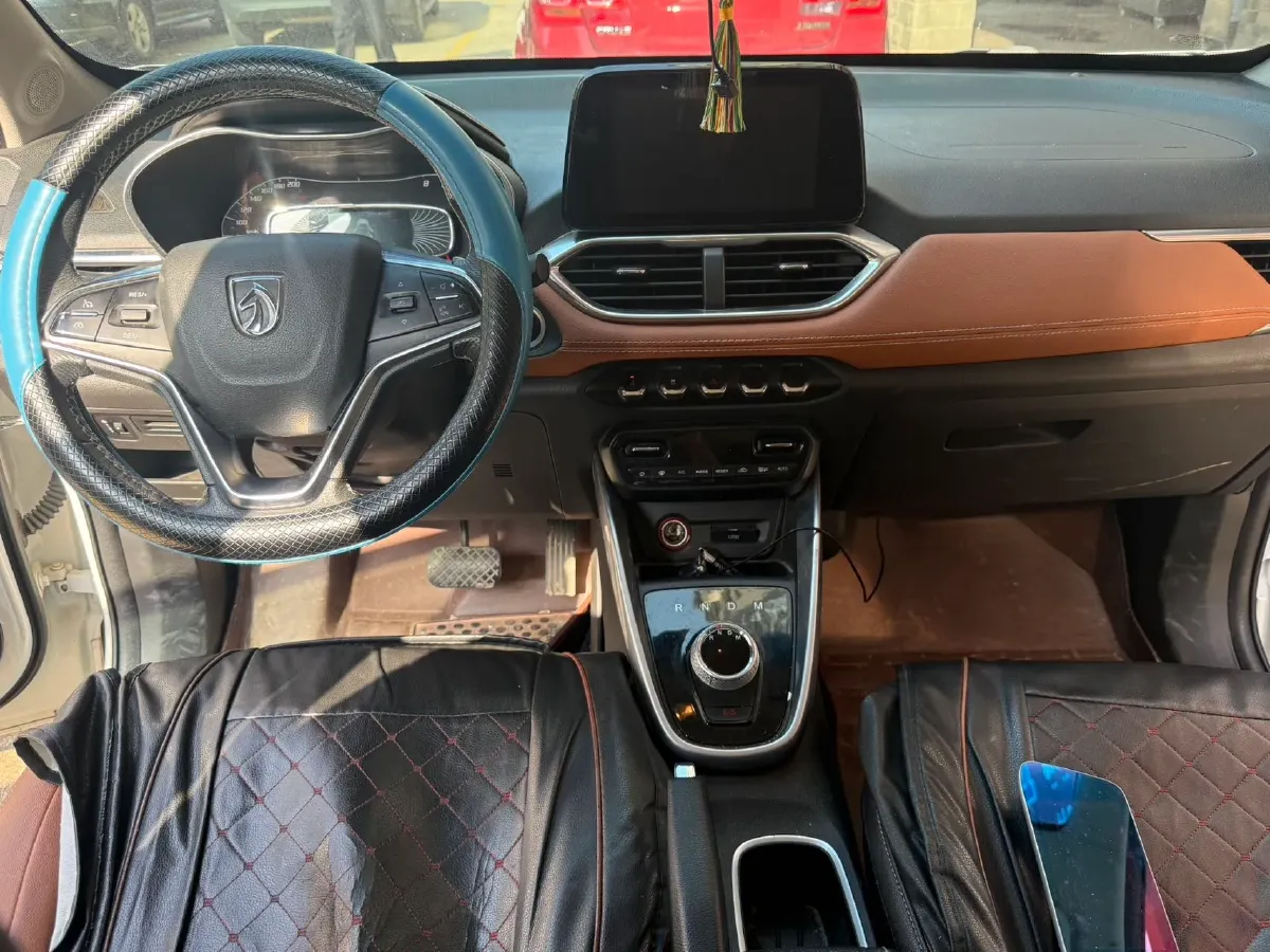 2017 HaiMa S5 Young Edition 1.6L 122HP L4 5MT,autocango,china used car exporter,china ev exporter,chinese used car exporter,chinese used ev exporter