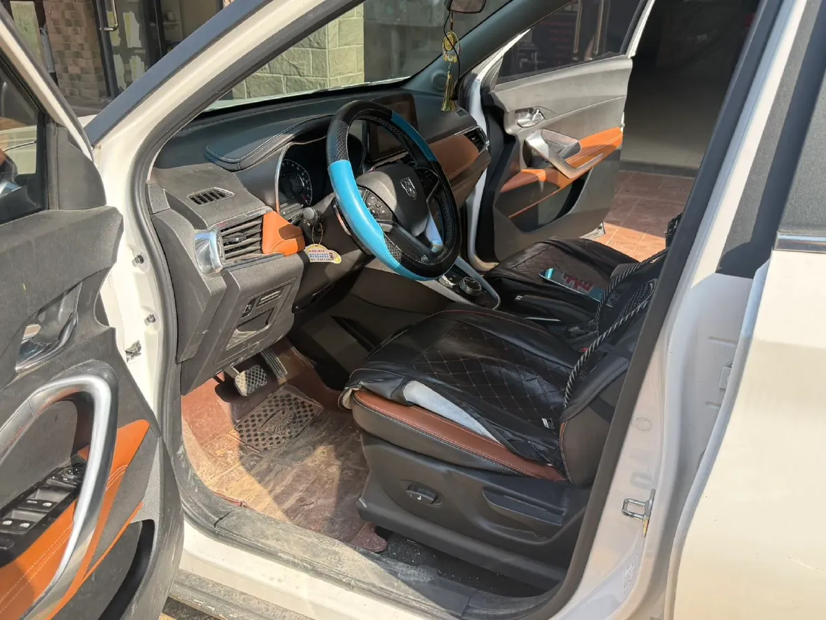 2017 HaiMa S5 Young Edition 1.6L 122HP L4 5MT,autocango,china used car exporter,china ev exporter,chinese used car exporter,chinese used ev exporter