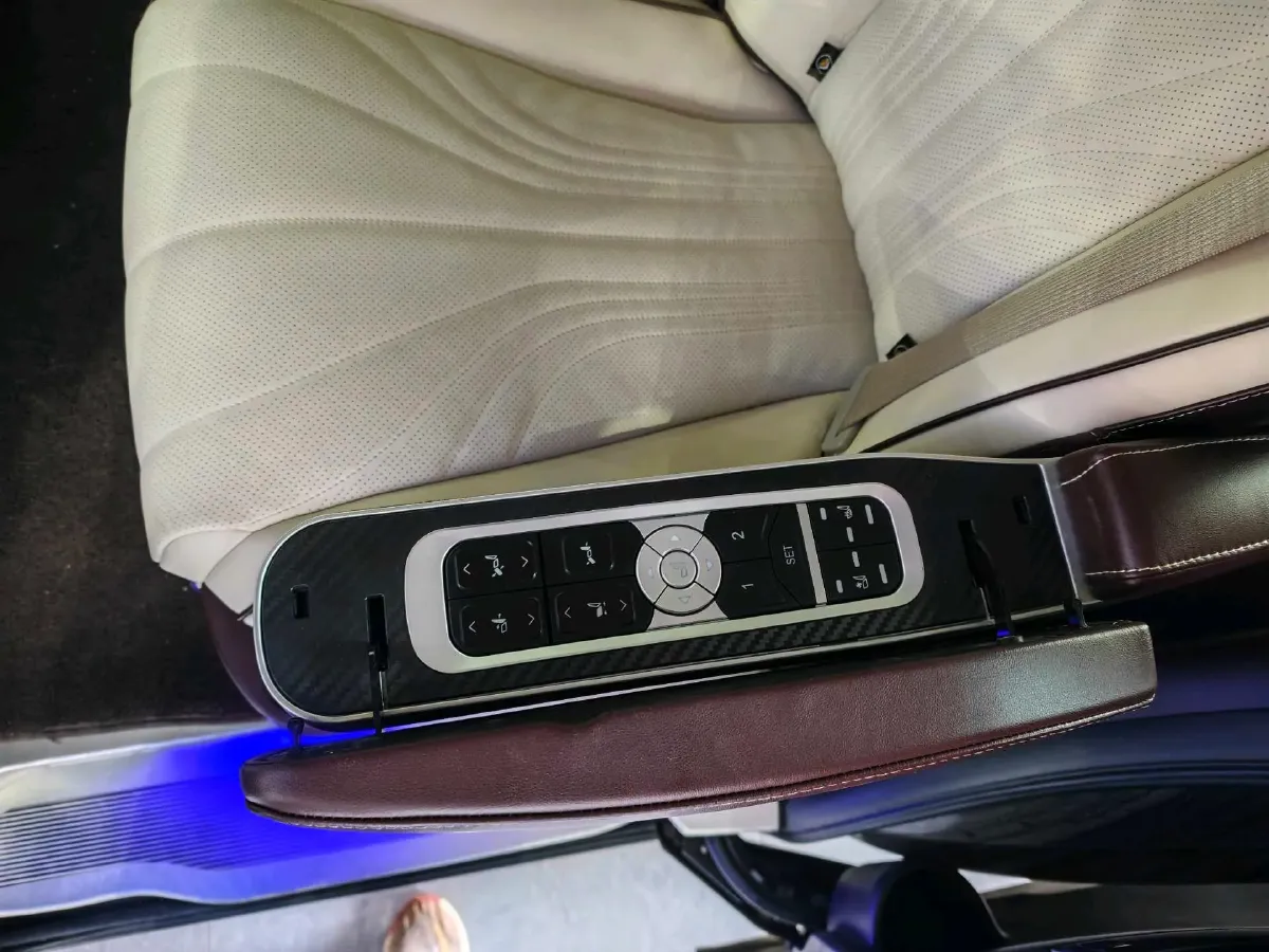 2021 GAC Trumpchi M8 2.0T 252HP L4 8AT,autocango,china used car exporter,china ev exporter,chinese used car exporter,chinese used ev exporter