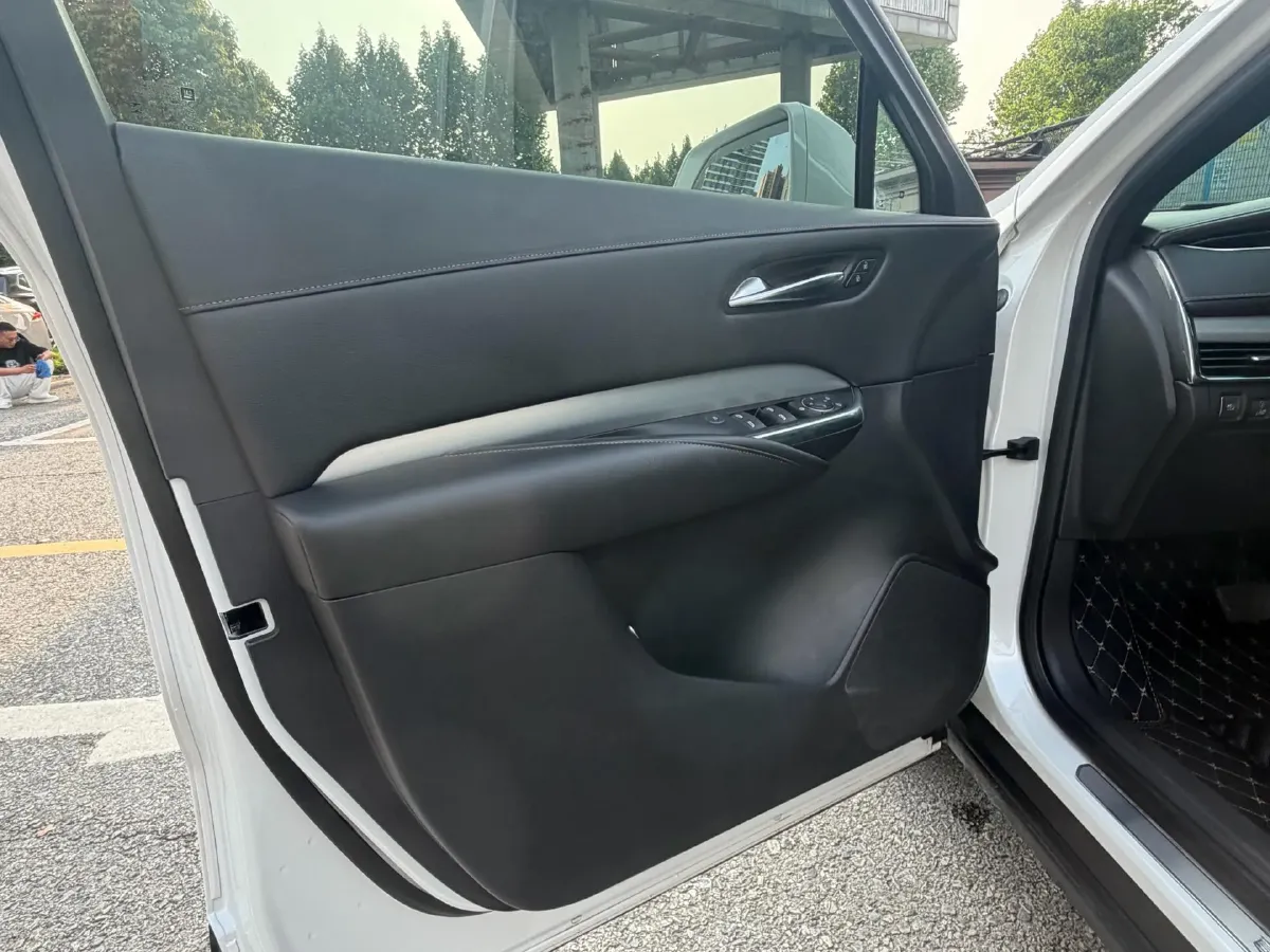 2020 Cadillac XT4 2.0T 241HP L4 9AT,autocango,china used car exporter,china ev exporter,chinese used car exporter,chinese used ev exporter