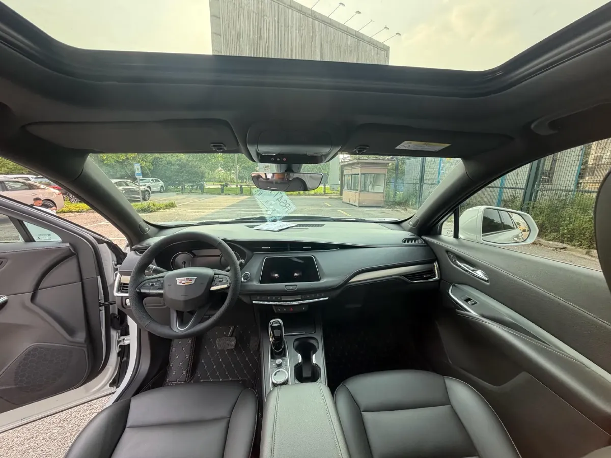 2020 Cadillac XT4 2.0T 241HP L4 9AT,autocango,china used car exporter,china ev exporter,chinese used car exporter,chinese used ev exporter