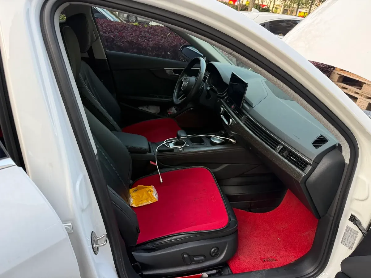 2020 Audi A4L 2.0T 190HP L4 7DCT,autocango,china used car exporter,china ev exporter,chinese used car exporter,chinese used ev exporter