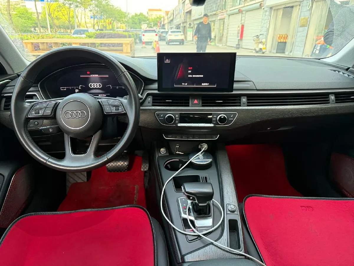 2020 Audi A4L 2.0T 190HP L4 7DCT,autocango,china used car exporter,china ev exporter,chinese used car exporter,chinese used ev exporter