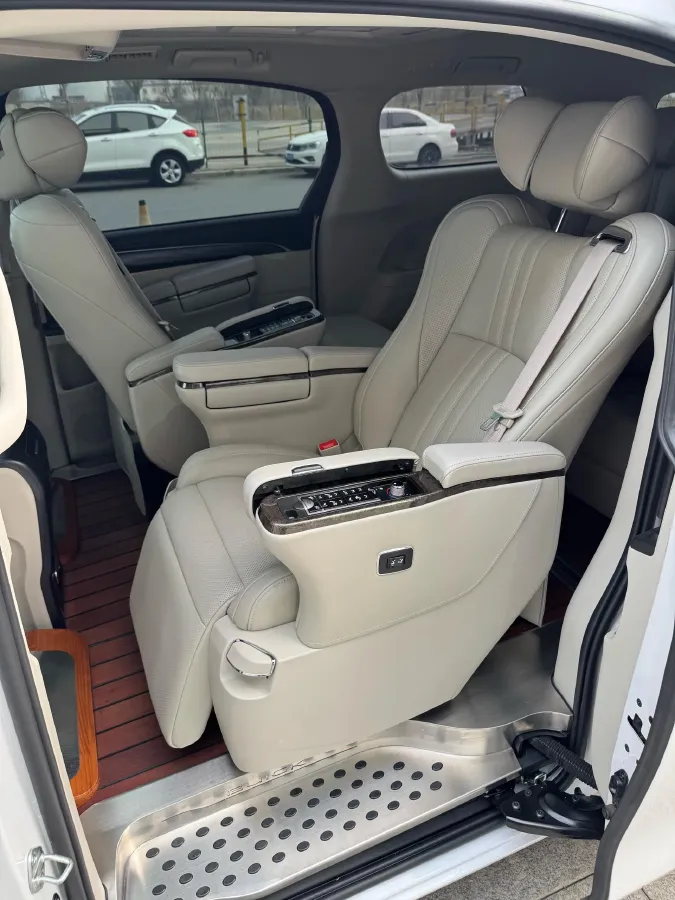 2021 Buick GL8 2.0T 237HP L4 9AT,autocango,china used car exporter,china ev exporter,chinese used car exporter,chinese used ev exporter