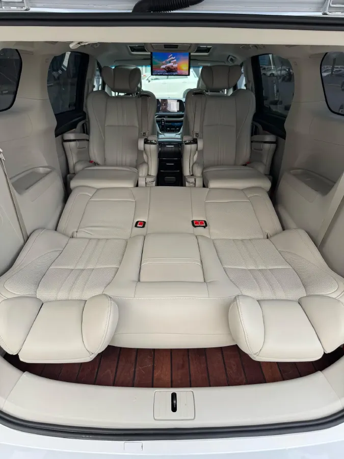 2021 Buick GL8 2.0T 237HP L4 9AT,autocango,china used car exporter,china ev exporter,chinese used car exporter,chinese used ev exporter