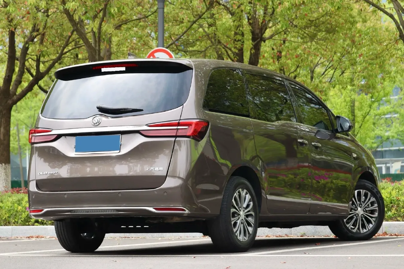2021 Buick GL8 2.0T 237HP L4 9AT,autocango,china used car exporter,china ev exporter,chinese used car exporter,chinese used ev exporter