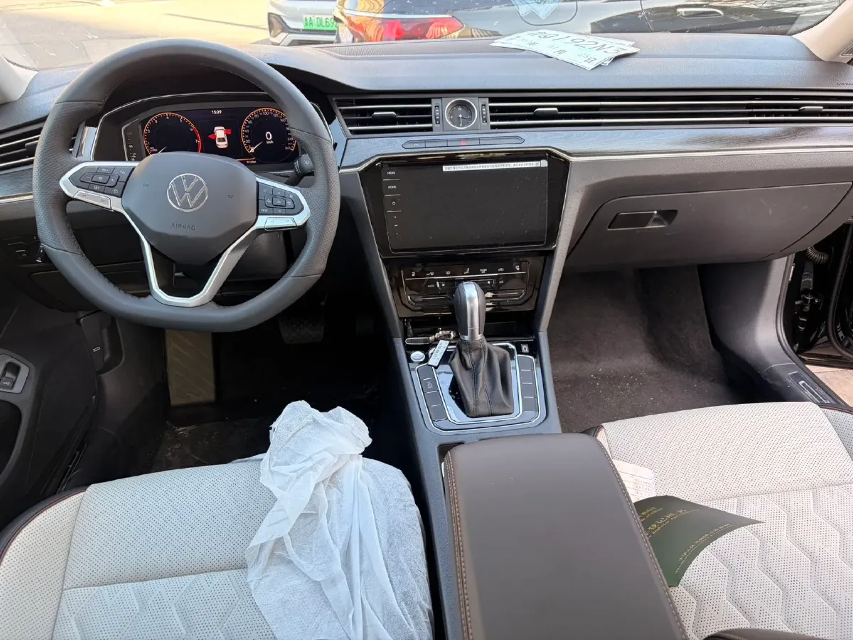 2026 Volkswagen Magotan 2.0T 220HP L4 7DCT,autocango,china used car exporter,china ev exporter,chinese used car exporter,chinese used ev exporter