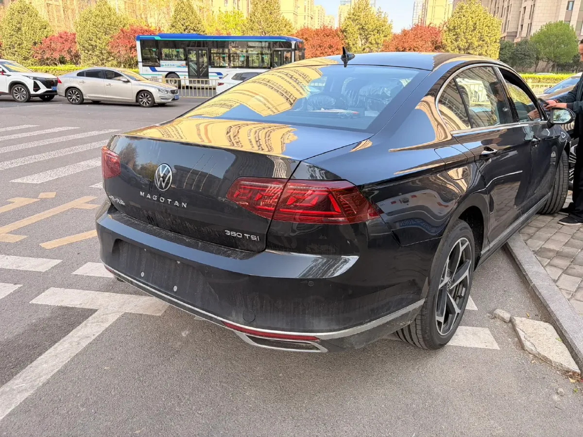 2026 Volkswagen Magotan 2.0T 220HP L4 7DCT,autocango,china used car exporter,china ev exporter,chinese used car exporter,chinese used ev exporter