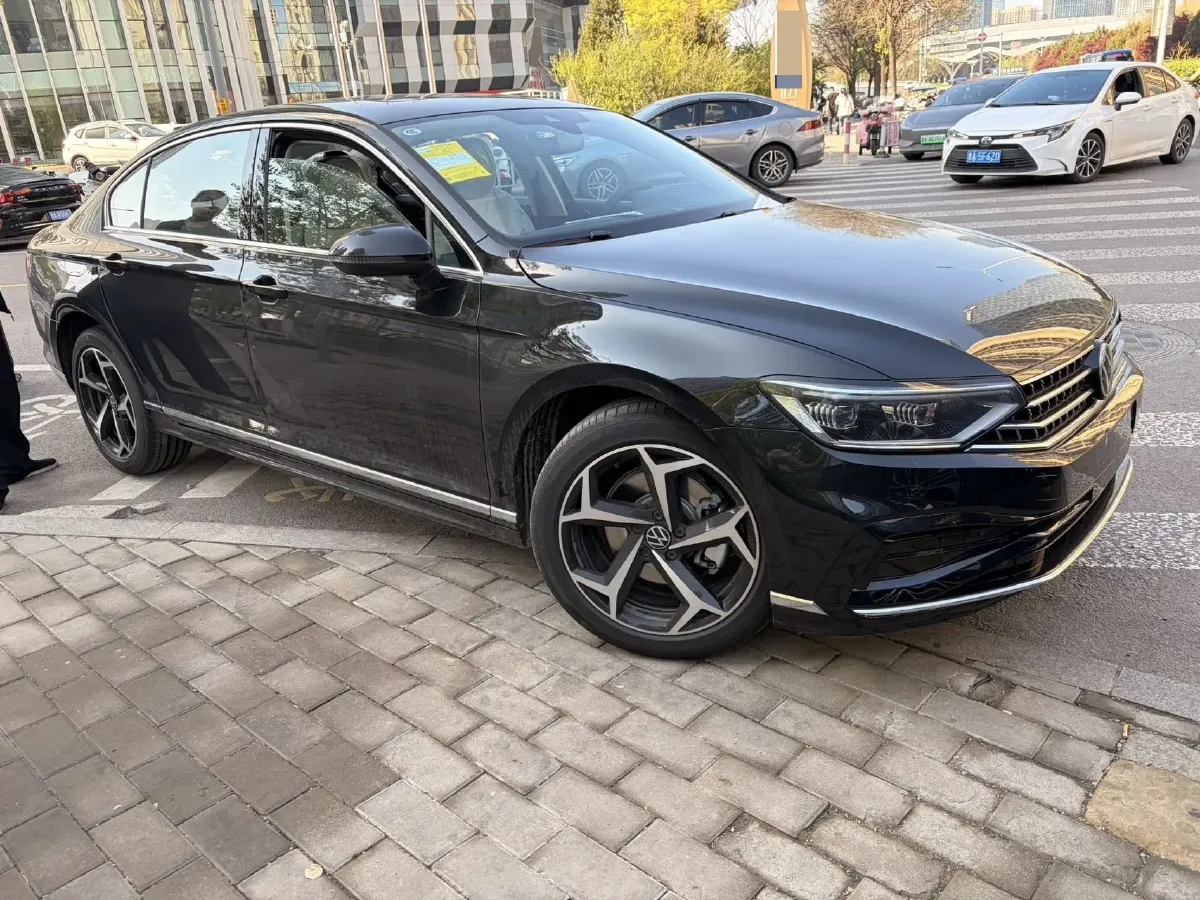 2026 Volkswagen Magotan 2.0T 220HP L4 7DCT,autocango,china used car exporter,china ev exporter,chinese used car exporter,chinese used ev exporter