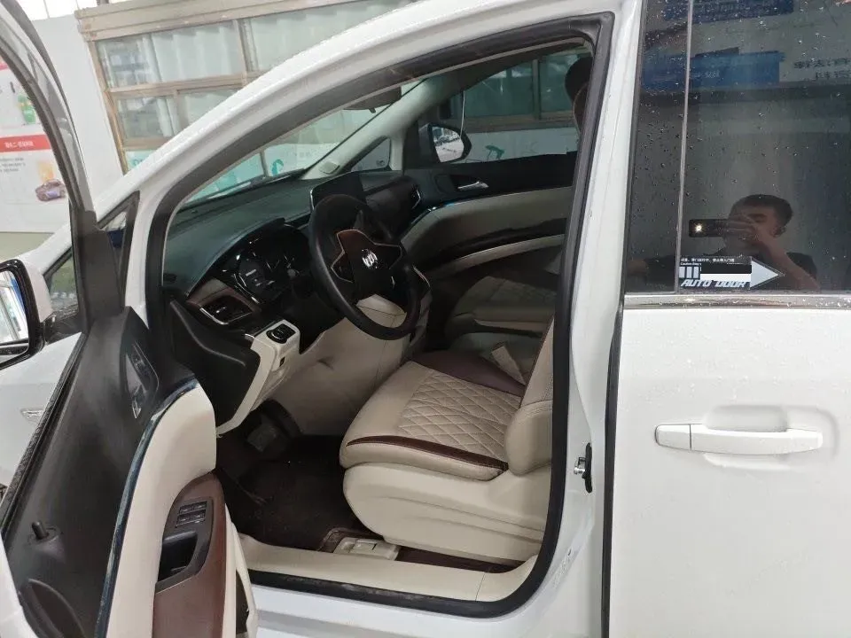 2023 Buick GL8 2.0T 237HP L4 9AT,autocango,china used car exporter,china ev exporter,chinese used car exporter,chinese used ev exporter