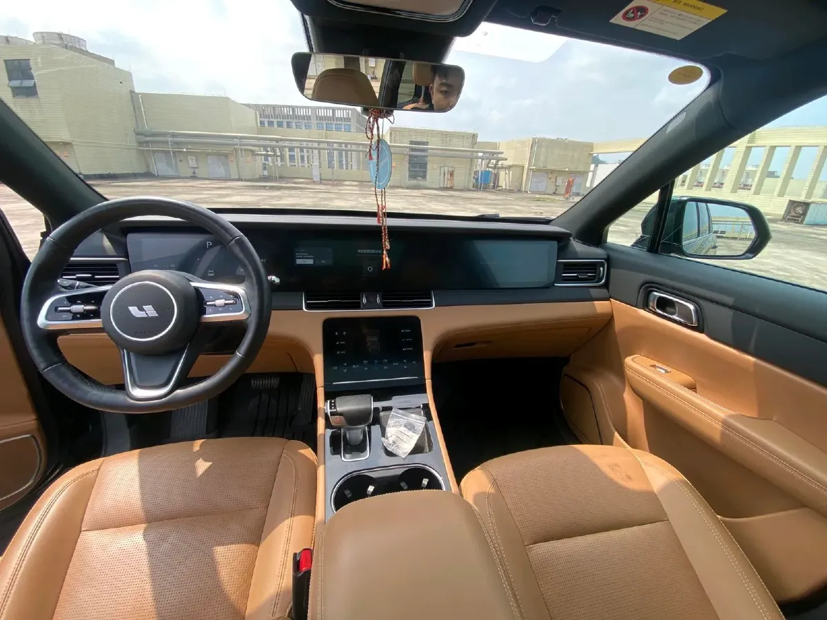 2021 Li ONE Range Extended 131HP REEV 40.5KWH,autocango,china used car exporter,china ev exporter,chinese used car exporter,chinese used ev exporter