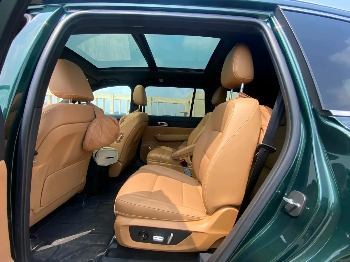 2021 Li ONE Range Extended 131HP REEV 40.5KWH,autocango,china used car exporter,china ev exporter,chinese used car exporter,chinese used ev exporter