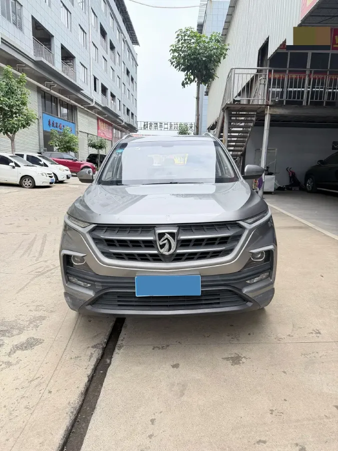 2018 BaoJun 530 1.5T 150HP L4 6MT,autocango,china used car exporter,china ev exporter,chinese used car exporter,chinese used ev exporter