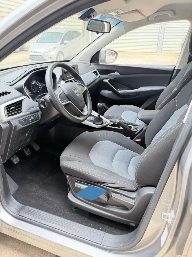 2018 BaoJun 530 1.5T 150HP L4 6MT,autocango,china used car exporter,china ev exporter,chinese used car exporter,chinese used ev exporter