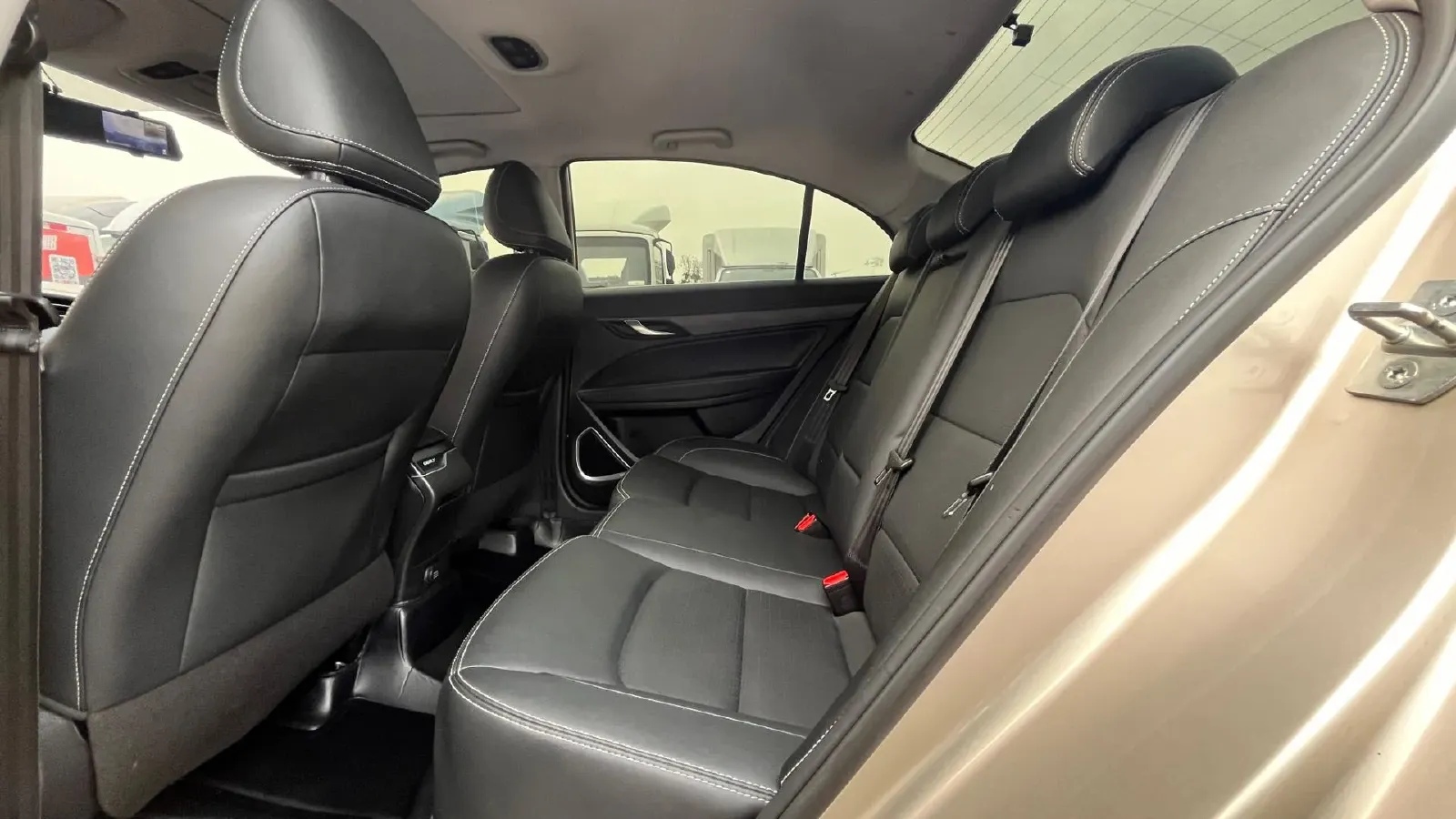 2021 BaoJun 530 1.5T 147HP L4 CVT,autocango,china used car exporter,china ev exporter,chinese used car exporter,chinese used ev exporter