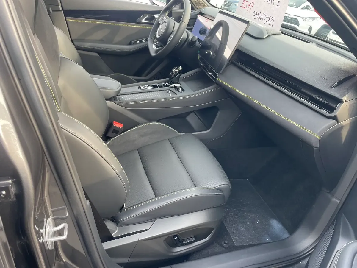 2025 LYNK&CO 03 1.5T 181HP L4 7DCT,autocango,china used car exporter,china ev exporter,chinese used car exporter,chinese used ev exporter