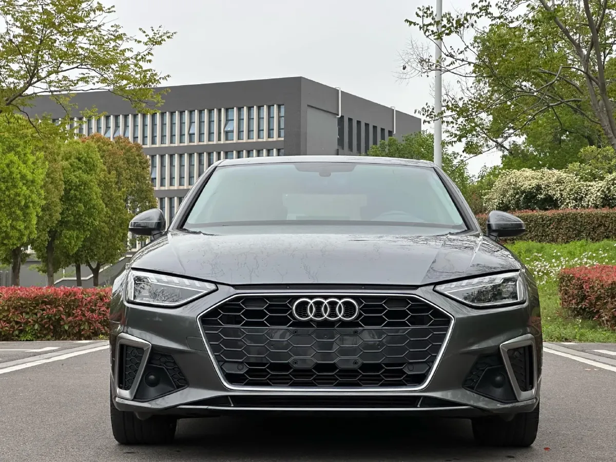 2020 Audi A4L 2.0T 190HP L4 7DCT,autocango,china used car exporter,china ev exporter,chinese used car exporter,chinese used ev exporter
