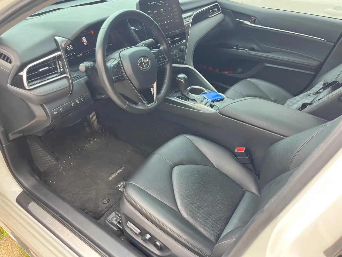 2023 Toyota Camry 2.5L 207HP L4 8AT,autocango,china used car exporter,china ev exporter,chinese used car exporter,chinese used ev exporter