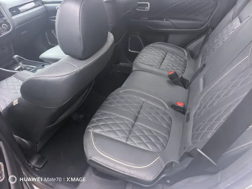 2021 Mitsubishi Outlander 2.4L 192HP L4 CVT,autocango,china used car exporter,china ev exporter,chinese used car exporter,chinese used ev exporter